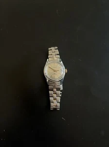 VINTAGE TIMEX 1980s SPORT DATE MECHANICAL WIND UP WOMEN'S BRACELET WATCH - Picture 1 of 6