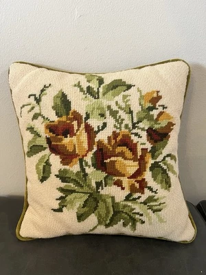Almohada de Colección Punta de Aguja 11x11 Rosa Verde Terciopelo Espalda Verde Amarillo Rosas Foto 1 de 4