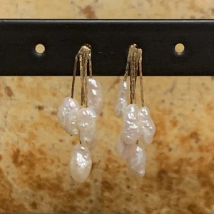 Pendientes colgantes vintage de oro amarillo de 14K y perlas de arroz genuinas - Imagen 1 de 6