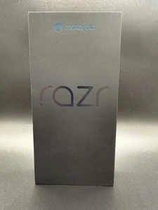 New Motorola RAZR 5G 2025 (Verizon) 256GB PANTONE Gibraltar Sea - Afbeelding 1 van 3