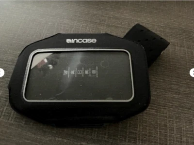 Brazalete para teléfono celular Incase Foto 1 de 2