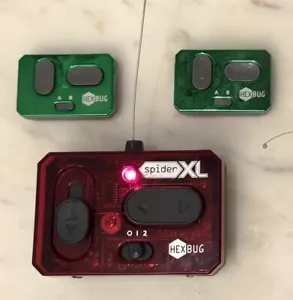 Hexbug Spider XL RC Funksteuerung & 2 grüne Hexbug Fernbedienungen - Bild 1 von 1