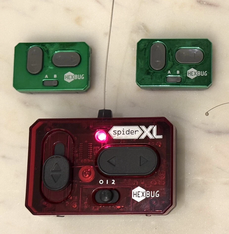 Hexbug Spider XL RC Radio Control & 2 Green Hexbug Remote Controls - Image 1 of 1