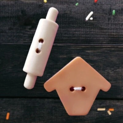 2x Vintage Novelty Buttons: 1x 44mm Rolling Pin & 1x 3cm Birdhouse Cottage Core - Image 1 of 4