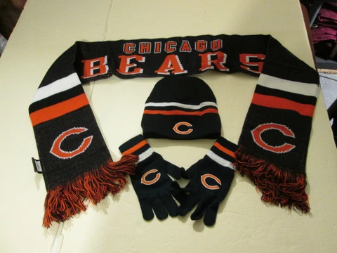 CHICAGO BEARS YOUTH SIZE STOCKING CAP, WINTER SCARF, AND GLOVES NWT Cover