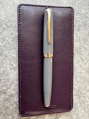 Vintage Montblanc 254 Grey Fountain Pen 14kt Nib - Image 1 of 4