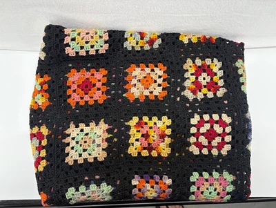 Cobertor de ganchillo a mano talla doble 67 x 20 negro y multicolor vintage años 60 Foto 1 de 4