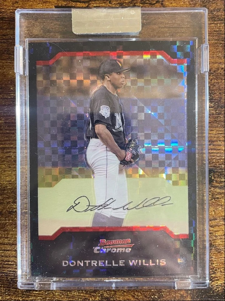 2004 Bowman Chrome DONTRELLE WILLIS XFractor #54 - Image 1 of 2