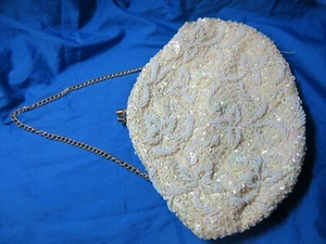 Cartera clutch vintage con lentejuelas y cuentas de semillas decoradas florales años 70 u 80 - Imagen 1 de 7
