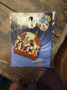 Disney Minnie Daisy Clarabelle Frankreich Zeitreise Pin - Bild 1 von 2