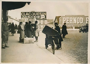 Front Populaire 1936 - Grève des Taxis Curieuse Vue de la Gare du P.L.M. - 143 - Imagen 1 de 1