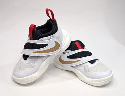 Tenis Nike Team Hustle D 11 (TD) blancos/negros/dorados para niños pequeños - talla 7C NWB Foto 1 de 4