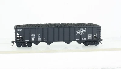 HO Walthers 932-4904 Chicago & North Western 100 Ton Hopper W/ Load & KD’s 63095 - Image 1 of 4