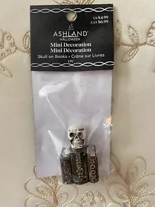 ASHLAND HALLOWEEN MINIATURES SKULL ON BOOKS ~ NEW IN PKG BATS BREWS SKELETON - Picture 1 of 3