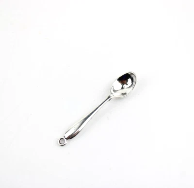 Piccolo Cucchiaio Cucchiaino Ciondolo per Collana Acciaio Colore Argento Vintage - Immagine 1 di 3