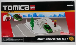 Tomica Hypercity Mini Shooter Set Japanese - Die Cast Mazda Demio & Figure 70507 - Picture 1 of 12