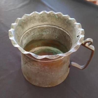 Taza medidora de arroz persa de 1800 con mango plata sobre cobre Foto 1 de 4