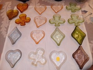Indiana Tiara Mixed Colors Glass Playing Card Suit Nut Dishes 16 Piece Lot 