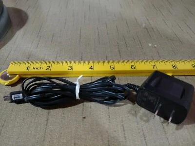 Motorola DCH3-050US-0304 AC  Power Mini wall Charger Adapter 5V 550mA - Image 1 of 4