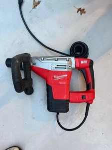 Milwaukee (5446-21) Demolition Hammer - Red - Picture 1 of 1