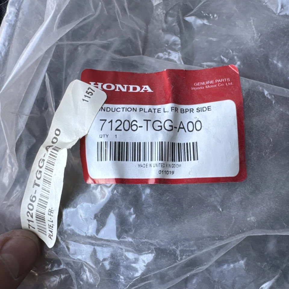 Подлинная индукционная пластина переднего бампера Honda L 71206-TGG-A00 - Изображение 1 из 3