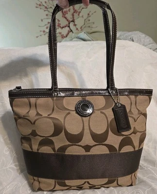 Bolso de Mano Coach Signature a Rayas Marrón/Tostado Foto 1 de 4