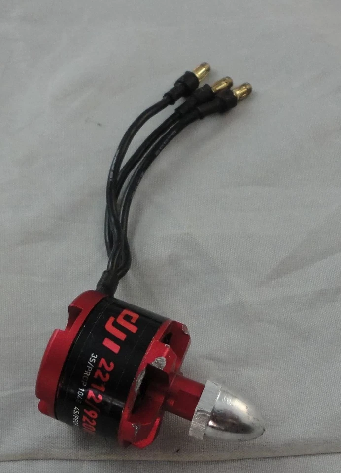 DJI 2212/920kV Outrunner Brushless Motor 3S/Prop 1045 45/Prop 8045 45 - Image 1 of 1