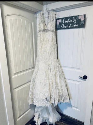 Allure 9005 浅金色象牙色婚纱礼服 10 码 — 第 1/4 张图片