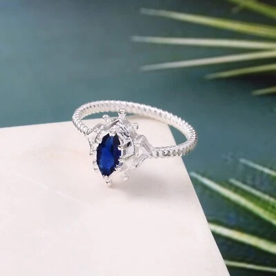 Anello Fatto A Mano In Argento Sterling 925 Con Zaffiro Blu Marquise 8x4 MM - Immagine 1 di 4