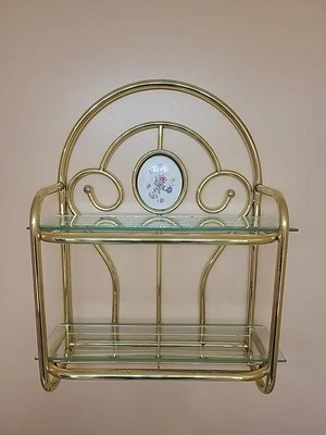 Estante arqueado de vidrio de latón chapado en oro vintage decorativo floral inserto de cerámica Foto 1 de 3