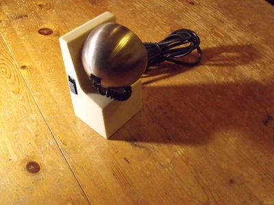 Kleine Osram Lampe mit Magnethalterung Desingobjekt Retro Spaceage defekt - Bild 1 von 4