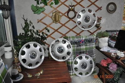 4 X Original VW Golf Lupo Polo UP 13 Zoll Radkappen 6 X 0 601 147 A - Bild 1 von 4