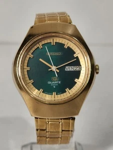 STUNNING VINTAGE 1974 SEIKO SQ 4004 0903-8007 DAY DATE GOLD TONE QUARTZ - Picture 1 of 10