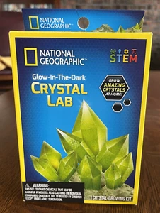 National Geographic Glow-in-the-Dark Crystal Lab Crystal Green Kit STEM 8+ - Picture 1 of 4