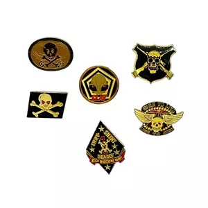 Vintage Metall Totenkopf und gekreuzte Knochen Pin Corsage Brosche Damen Herren Monster - Bild 1 von 8
