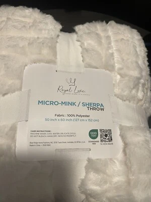 Manta blanca Blue Ridge Home Fashions Royal Luxe Micro-Mink Sherpa Throw 50x60 Foto 1 de 4