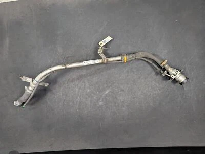 Tubo de cuello de llenado de combustible 6,2 L 2017 Cadillac Escalade ESV 84090499 2018 2019 2020 Foto 1 de 4