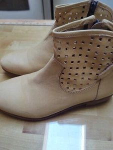 CATHERINE MALANDRINO VERO CUOIO BELINDA Yellow Tan Booties - Size 9/ UK 39 - Picture 1 of 22
