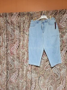 Womens Bill Blass Blue Classic Denim Easy Fit Capri Jeans 16. New With Tags. - Picture 1 of 4