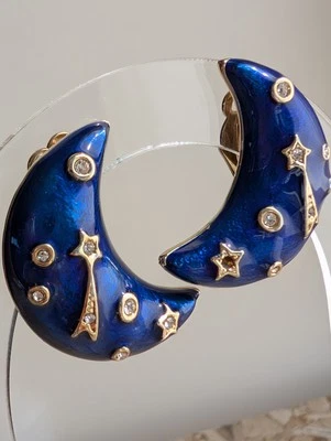 "Cabouchon" Ohrclips, Astrology, Vergoldet , blaue Emaille und Strasssteine - Bild 1 von 4