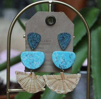  Pendientes colgantes Anthropologie Tierney (mimbre, latón, imitación turquesa) Foto 1 de 4