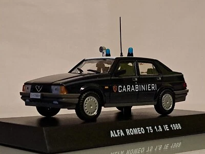 Coche modelo diecast clásico italiano escala 1:43 Alfa Romeo 75 1.8 IE 1988  Foto 1 de 4