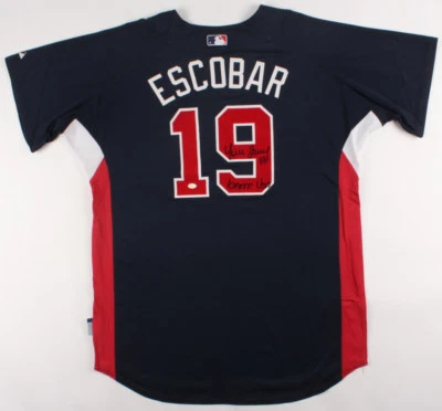 Camiseta deportiva firmada por Yunel Escobar usada en el juego de los Bravos de entrenamiento de primavera con inscripción juego usada Foto 1 de 4