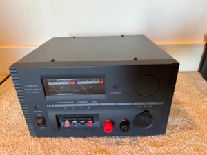 YAESU FP-1030A 110V 30A Power Supply W/METERS - Zdjęcie 1 z 2