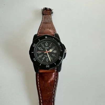 Reloj Casio Cuarzo Hombre - Esfera Negra con Correa de Cuero Marrón Foto 1 de 4