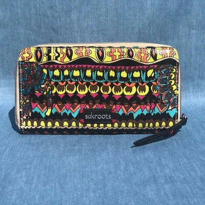 Sakroots Zip Around Wallet Multicolor with Embroidered Pink Elephant Foto 1 de 4