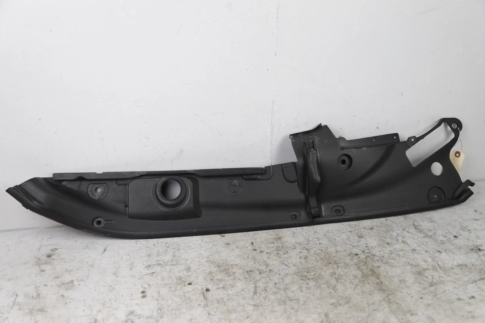 BMW 750i 2016-2019 conjunto de pares de cubiertas de panel de moldura derecha sellado del compartimiento del motor OEM Foto 1 de 4