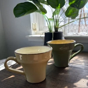 2 Vietri Italy Cucina Fresca Coffee Cup Mug Terra-Cotta Rim Cream Light Green - Picture 1 of 9