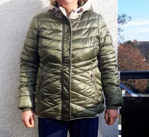 Steppjacke mit Kapuze, sehr guter Zustand, olivgrün, Größe 38, zu klein geworden - Bild 1 von 3
