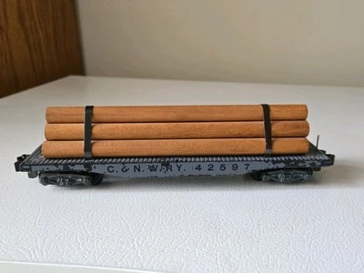 AMERICAN FLYER PRESSED WOOD BASE No. 928 C & N W RY LOG CAR - FREE SHIPPING - Image 1 of 4